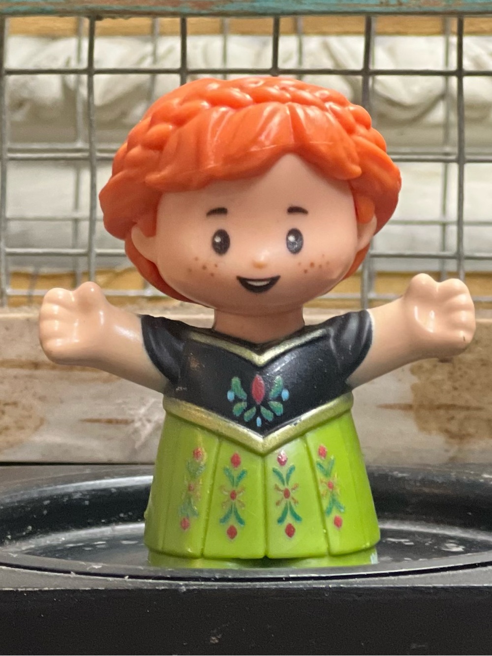 Little People Disney Frozen Anna Figure Red Hair Green Dress Black Top